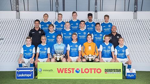 von links nach rechts
hintere Reihe: 	Noel Köppe, Noah Tellemanns, Alexander Maaß,
Eyoel Schreuder, Luca Reintjes
mittlere Reihe: Sascha Janßen (Trainer); Frantz Dueland, Jens Schmitz, Arian Redzepi,Luca Eikemper(C),Stefan Eikemper(Trainer)
vordere Reihe: Marvin Derks, Jan Wassermann, Max Hendricks,
Till Gutsfeld, Leon Reinsberg, Pascal Jacobs, Jonas Neeff
es fehlt: Jana Barbara
