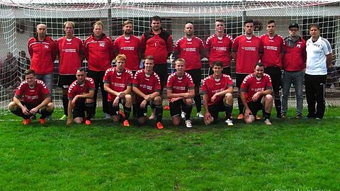 stehend von links:
Co.-Trainer Holger Jacobs, Björn Hahn, Malte Ziebell, Jan Hempel, TW Jan Krause, Alexander Quast, Paul Kropp, Lennardt Thomsen, Pascal Esters, Sven-Ove Hansen, Trainer Ron Wulff
knieend von links:
Patrick Klimmek, Roman Schmakov, Patrick Ostermeier, Dennis Hußfeldt, Mathis Hansen, Alexander Franz, Stephan Mommsen