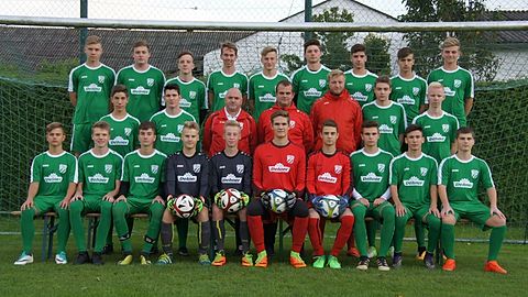 3.Reihe von links: Barl Raphael, Specht Vincent, Bauer Julien, Bischofberger Laurin, Bachmayr Florian, Gietl Simon, Rechner Jannik, Bösele Felix, Waas Simon
2.Reihe von links: Wilhelm Mario, Meixner Bastian, U17 Co-Trainer Rechner Jürgen, U17 Trainer Hanfbauer Johannes, U16 Co-Trainer Volgmann Tilo, Beck Phil, Tur Marek 
1 Reihe von links: Riedel Yannick, Bauer Michael, Leinfelder Franz, Emunds Oliver, Utz Leon, Schlüter Maximilian, Wilhelm David, Gumpp Michael, Barut Emre, Morina Real