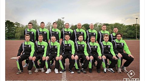 Von links stehend:Oliver Kral,David Malik,Michael Sikora,Robert Domann,Andreas Krause,Benjamin Reetz, Nils Veiser,Trainer Jarek Lesner
Sietzend:Robin Maas,Martin Sikora,Michael Schady,Dominik Kijowski,Florian Schweinoch,Horsten Andre,Steffen Müller, Tim Siegel