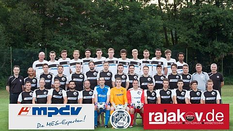 Hinten v.l.: Thurn (Betreuer), D`Andrilli, Kern (Betreuer), Bayer, Dogan, Furczyk, Beyer, Tilsner, Schaffrath, Hinninger, Er, Karic, Mitto; 
Mitte v.l.: Krüger (Trainer), Gallmann, Böhlmann, Horsch, Sarrach-Ditte, D. Fenzl, F. Fenzl, Hiller, Noe, Feil, Kief, Weimer, Weinert, Laier (SpA), Marx (SpA); 
Vorne v.l.: Oberle, Bender, Schneider, Sahin, Morina, Schwab, Söhner, Wastl, Kassem, Selb, Weichel, Klotz und Mayer. 
Es fehlen: Thal, Gentile, Schuster, Dörzbacher, Hummler, Schell, Dürr, Lakatos, Spitzer, Ara, Diemer (Trainer), Bauer (Trainer). Foto: S.Weindl