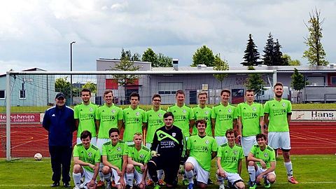 von Links oben: Felix Kulhanek (Betreuer), Alexander Leibl, Michael Roß, Manuel Hubert, Wolfgang Schwarzkopf, Timo Scheller (Spielertrainer), Tobias Wolf, Patrick Nagy, Andre Pfann, Sebastian Kuper
von Links unten: Thomas Hermann, Raphael Fernbach, Hannes Maier, Roberto Lo Guasto, Matthias Scheuenstuhl, Christoph Kielmann, Alex Bezgubov
nicht im Bild: Wenzel Wehr, Benjamin Klein, Julius Eskofierm Tobias Hoffmann