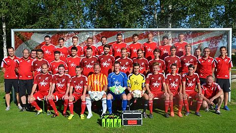 h.l. Marcel Eichelberg, Dennis Heine, Roman Cammerer, Dominik Ritzel, Robert Panjas, Benedikt Sitterle, Jonas Vorgrimler, Christian Berblinger, Philippe Schweizer, Robin Seifert
m.l. Jochen Schillinger (Co.-Trainer), Michael Schlageter (Co.-Trainer), Jörg Hilfinger (Co.-Trainer), Daniel Winterhalter, Lukas Sitterle, Erik Seger, Mario Danzeisen, Simon Klein, Fabian Cammerer, Daniel Willy, Tobias Heine, Max Klein, Yannic Kirsten, Thomas Pracht, Edgar Kirsten (Trainer), Jens Klein (Sportlicher Leiter)
v.l. Markus Fischer, Marius Schaal, Marc Trumpf, Jürgen Heitz, Tobias Schulz, Tobias Gutwald, Fabian Thoma, Jan Winterhalter, Benjamin Pusch, Gerhard Schulz (Torwarttrainer/Betreuer)