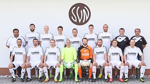 Stehend von links: Alexander Hörl (Abteilungsleiter), Constantin Wedlich, René Hupas, Carsten Söllner, Pascal Bundscherer, Johannes Wolf, Achim Lautenbacher, Rainer Wegmann (Trainer), Michael Hörl (Co-Trainer).
Sitzend von links: Manuel Herrmann, Alexander Deyerl, Sergej Schuller, Sebastian Fuchs, Andreas Preiß, Dominik Hautmann, Christopher König, Tobias Holzinger.
Es fehlen: Christian Bauer, Florian Eller, Patrick Neumann, Massi Qajomi,  Dominik Weber.