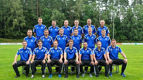 Obere Reihe: Ludwig Hilburger, Sebastian Schell, Daniel Voxbrunner, Sven Hoch, Josef Reintsch, Karl-Heinz Schreiner

Mittlerer Reihe: Sportlicher Leiter Markus Baumann, Coach Tobias Schiener, MIchael Bodensteiner, Johannes Schell, Patrick Löw, Betreuer Josef Schieder

Untere Reihe: Tobias Filchner, Johannes Confal, Patrick Zeitler, Daniel Lukas, Ali Kan, Daniel Krügelstein, Georg Kölbl

Es fehlt: Tobias Schedl, Rene Dreßler