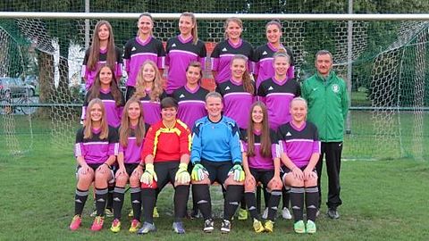 hintere Reihe (v.l.n.r.): Riona Makshana, Luisa Haag, Sabrina Güdemann (Kapitän), Sarah Walter, Büsra Karagözlü
mittlere Reihe (v.l.n.r.): Sara Giambanco, Lea Nönninger, Lea-Rose Selz, Bettina Köppl, Festina Rexhepi; Bernd Güdemann (Trainer)
vordere Reihe (v.l.n.r.): Paula Merkel, Katrin Rotter, Chiara Kloss, Linda Röttgers, Vanessa Brullo, Janina Pagnamenta
Es fehlen: Anne Mayer, Anna-Lena Glass, Laura Rotter