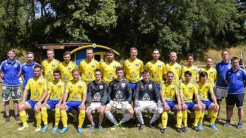 hinten v.l.n.r.: F. Höhn, T. Schroth, J. Mikuletz, M. Pieraks, C.-R. Stephan, E. Lipp, S. Becher, M. Gerstung, K. Grzesiek, F. Hartung, C. Thümer, T. Gröll, K. Simon
vorne v.l.n.r.: C. Weber, J. Senf, M. Kreutzmann, C. Kaiser, M. Ziert, M. Hentsch, N. Bitter, C. Storch, M. Rahnfeld
es fehlen: D. Müller, R. Maynicke, P. Schmidt, C. Ott, M. Göpfert