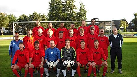 Obere Reihe von rechts: Denis Vukancic, Stefano Fiori, Aziz Bensfia, Ugur-Deniz Aydin, Manuel Viltuznik, Andreas Kotlarek
Mittlere Reihe von rechts: Betreuer Dieter "Toto" Seidel, Marco Macherey, Reinhard Rieger, Marvin Macherey, Angelo Sicurello, Kevin Amerkamp, Paul Braun, Rocco Steinert, Roberto Fiori, Trainer Heribert Macherey
Untere Reihe von links: Benjamin Quindeau, Dennis Grüntgens, Burak Aydin, Thomas Olland, Murat Yildirim, Khalil Akil