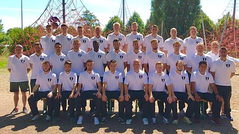 hintere Reihe von links: Marvin Kurz, (nicht mehr im Kader), (nicht mehr im Kader), Nico Hoppe, Marco Ramoser, (nicht mehr im Kader), Danny Lepke, Tim Heinze, (nicht mehr im Kader)
mittlere Reihe von links: Jost von Dahlen (TW-Trainer u. Betreuer), Mark von Dahlen (Sportlicher Leiter), Taoufik Baouch, Matthias Castens, Reindolf Adu, Marc Hannemann, Nikolai Kelm, Maximilian Mück, Kevin Löw, Harald Becker (Trainer), Michael Drinhausen (Geschäftsführer), David Breitmar (Co-Trainer)
vordere Reihe von links: (nicht mehr im Kader), Roman Althans, Nicolas Lehsau, Colin Amos, Sven Rasmus, Andreas Görtzen, Sebastian Rogge, Mark Drinkuth
fehlend: Marco Lüttgen, Emmanuel Nwabuego, Benjamin Fletcher, Sonja Hoster (Physiotherapeutin)