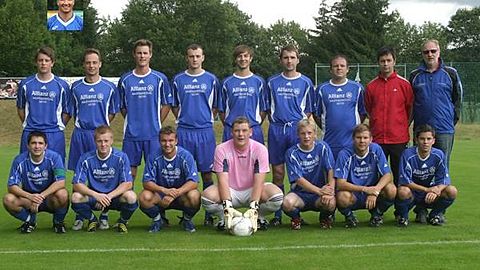 stehend v. links: Patrick Mühl, Sebastian Albert, Gerrit Blömer, Alex Beresowski, Christopher Bitsch, Georg Kopp, Helmut Hrrnböck, Trainer Christian Glashauser, Betreuer Adolf Kaufmann
kniend v. links: Walter Sager, Tobias Waschinger, Michael Krompaß, Sebastian Segl, Kai Austen, Dennis Gerlein, Bastian Huber
oben eingeklinkt: Bejamin Wagner