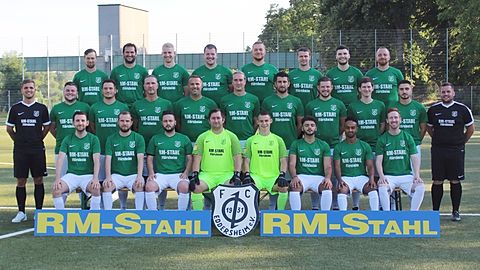 Hinten von links:
Carsten Fritz, Christian Nauheimer, Johannes Bloß, Steven Klös, Jan Nauheimer, Nils Hartmann, Nils Zetzmann, André Hahn
Mitte von links:
Adrian Weil (Co-Trainer), Lukas Teichner, Steffen Nees, Jürgen Stephan, José Quintela, Gerd Schneidereit, Muamer Kmetas, René Seckinger, Christian Stapf, Tanjell Anliacik, Heiko Konrad (Trainer)
Vorne von links:
Giuseppe Trabona, André Sieminowski, Denis Fijacko, Markus Nau, Marvin Vester, Aristotelis Koulouris, Awet Tekle Hagos, Markus Wohlfeil