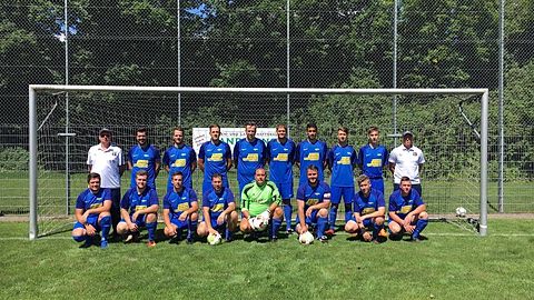 Hintere Reihe v. links: Betreuer Heinz Kirsch, Luca Mandarino, Lukas Hussong, Waldemar Bauser, Jens Schwarz, Sebastian Kleer, Fadi Kawas, Marcel Diehl, Lucas Chrometzka, Trainer Marc Rohde

Vordere Reihe v. links: Lukas Müller, Andreas Kuhn, Ricardo Ruth, Thorsten Müller, Alexander Schirra, Marc Steitz, Jannik Nieder, Lukas Johann