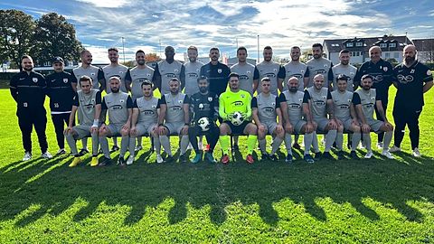 Untere Reihe von Links: Milan Abramovic, Deni Kalfic, Rami Hussein, Tolgahan Genc, Sharjeel Ahmad, Cristiano Antonucci, Jan Sigel, Nexhat Salihu, Kaan Cavli, Haitham Hussein, Kubilay Taskiran
Obere Reihe von Links: Giuseppe Parisi, Domenico Parrotta, Tomislav Horvat, Josko Horvat, Giuseppe Grieco, Mouba Yakoubou, Dzenan Licina, Gaetano Caruana, Marcel Hölig, Benjamin Abdic, Sascha Mitrovic, Senad Berisa, Ranko Malbasic, Mato Kalfic, Lukas Metelmann
Es fehlen: Adam Adamek, Volkan Gercin