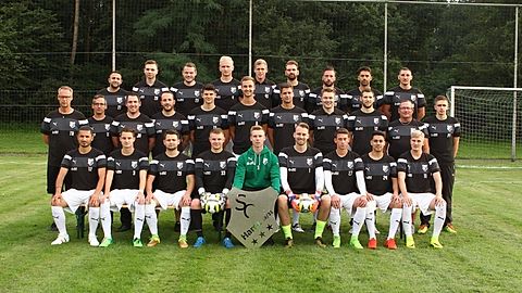 Oben Links: Okan Cavus,Jan Aretz, Tony Korte, Karsten Waniek, Daniel Jakobs, Axel Steinhoff, Thomas Coenen, Valon Bayraktari, Vitali Kwitko.
Mitte Links:Raimund Schleszies, Rene Eschweiler,Jan Höwelmeyer,Leon, Nils Schleszies, Nico Mosblech, Jan Deussen, Christian Zimmer, Dietmar Hommen,Max,
Unten Links: Ibo Cobanoglu, Niclas Thevissen, Albion, Phillip Beckers, Jakob, Alex Jörg, Andre Bolten,Sinan Yasar, Mirco Schwoll