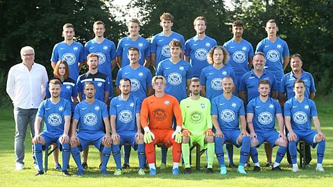 obere Reihe von links: Thomas Schmidt, Martin Aggeler, Niklas Kraus, Jonathan Bölstler, Steffen Reichl, Micael da Silva Malheiro, Tobias Häußler 
mittlere Reihe von links: Anton Walter (1. Vorstand), Nadja Toma (Physio), Florian Strobel (Betreuer), Steffen Bührlen, Felix Timmermann, Johannes Streiter, Werner Kraus (Co-Trainer), Bernd Pfisterer (Trainer) 
untere Reihe von links: Louis Schwarzat, Kevin Strobl, Manuel Slave, Arend Looser, Patrick Apel, Ruben Beneke, Luca Straub, Björn Haußer