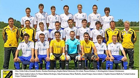 Oben: Stefan Gruber, Dominik Prestele, Christian Hinterberger, Kapitän Martin Faltermeier, Uli Achatz, Thomas Büchner, 2. Abteilungsleiter Johannes Schönhammer

Mitte: Trainer Andreas Lahner, Co-Trainer Markus Oberberger, Julian Ressemann, Fabian Thalhofer, Armin Peringer, Simon Ankerl, 2. Kapitän Johannes Haslbeck, Vorstand Andreas Seliger, Vorstand Artur Gebhard

Unten: Thomas Hopf, Sebastian Kripp, Abteilungsleiter Andreas Krehbiel, Andreas Ammer, Stefan Kerscher, Andreas Gallrapp, Michael Schubert

Es fehlen: Florian Blümel, Korbinian Sipmeier, Matthias Hauber, Simon Stelzl, Thomas Schmid, Vorstand Konrad Krautz
