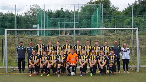 Hintere Reihe v. li.                                                                                                                                                                                          

Co-Trainer Ralph Seifert &amp; Stephan Thomala, Björn Unger, Niklas Becker, David Otto, Nik Born, Kevin Krickemeier, Florian Schürer, Kevin Heiden, Chris Neumerkel, Trainer Sven Krickemeier, 
Mannschaftsleiterin Jessy Schaaf

Vordere Reihe v. li.                                                                                                                                                                                          

Kevin Seifert, Marcus Bräuer, Tom Windirsch, Tobias Krickemeier, Thomas Woitscheck, Kevin Meyer, David Heiden, Lutz Wagner, Michael Eschke