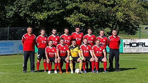 hintere Reihe v.l. 1. Vorstand Josef Held, Wolfgang Kohler, Christos Heumann, Christian Nothaft, Andreas Kühlein, Rainer Brendel, Trainer Matthias Schlenk, Spielleiter/2. Vorstand Johannes Krämer, vordere Reihe v.l. Martin Altkofer, Thomas Held, Christian Reichel, Thomas Trautner, Kapitän Maximilian Bauer