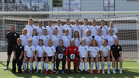 Oben v.links: V.Skarpil, M.Güngör, P.Padrino Vilela, J.Groos, E.Thiesen, L.Overkamp, E.Kaya, N.Smet, Y.Tißen, Y.Harpeng
Mitte v.links: C.Thiesen, A.Holle, D.Maryniok, J.Epping, K.Preußer, J.Schmidt, A.Höcker, M.von Styp, A.Schlichting, V.Pommeranz
Unten v.links: P.Acher, M.Lindner, J.Choukri, F.Börger, J.Wegner, K.Hoffmann, A.Schönenkorb, M.Otto, L.Acher, N.Völlmecke