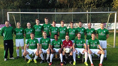 Stehend v. li.: Matthias Bruns, Peter Michalowski, Sebastian Strutz, Thomas Tholen, Claas Stumpe, Sebastian Lange, Torben Jaacks, Gerrit Sundermann, Lulzim Berisha, Phillipp Vossler, Dennis Großpietsch
Sitzend v. li.: Thorben Maas, Luks Heibült, Julien Kedzeanyi, Steven Anders, Thorben Kunze, Tom Agena
Es fehlen: Fynn Schramm, Johann Trenkle, Oliver Weerts, Björn Eggert, Jan-Niklas Mühlenbrock, Julian Brandt, Marco Elbrandt, Ben Wittenborn