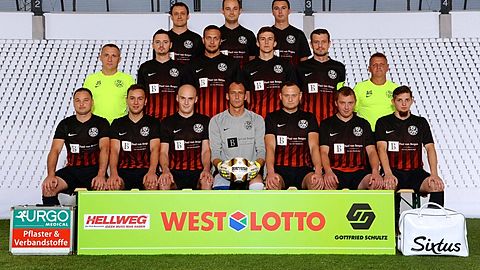 Mannschaftsfoto Gottfried Schultz Team-Shooting 2016

Hintere Reihe: Mariusz Wittek, Martin Karzewski, Wieslaw Kobylczyk

Mittlere Reihe: Jan Skotnicki (Trainer), Marcin Tajdus, Radoslaw Piasecki, Grzegorz Trzeciak, Marcin Szoltysik, Andrzej Gorczynski (Torwart-Trainer)

Vordere Reihe: Przemyslaw Zarnowski, Artur Jaschik, Marek Jaworski, Radoslaw Gutowski, Kamil Sikorski, Marcin Konewka, Robert Wienke