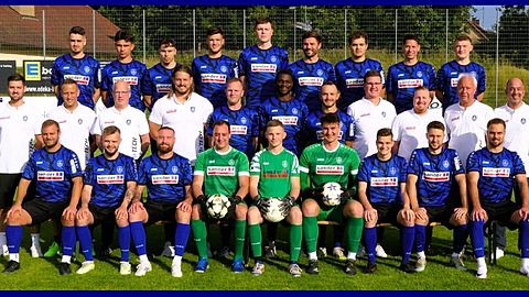 obere Reihe: Mateo Miloloza, Luca Boldrini, Christopher Manachidis, Arlind Zuka, Daniel Heitmann, Lukas Küppers, Timeas Hetzer, Robin Schwenker, Max Laubheimer
mittlere Reihe: Danny Konsek, Björn Wenninger, Kai Lautenschlager, Julian Illhardt, Alexander Knapp, Emmanuel Kamwiziku, Christopher Welsch, Benjamin Bindzus, Ken Geiger, Bernd Feyler, Nico Lautenschlager
untere Reihe: Gianluca Buchholz, Felix Grupp, Sven Gümperlein, Mario Morlok, Jan Link, Jonas Welting, Luca Schmid, Patrick Essig, Maik Bauer
es fehlen: Robin Lenk, Leon Henrich, Marc Reichert, Adrian Thüringer, Marius Kühnel, Lukas Länder, Noa Schwarz, Kevin Bauer