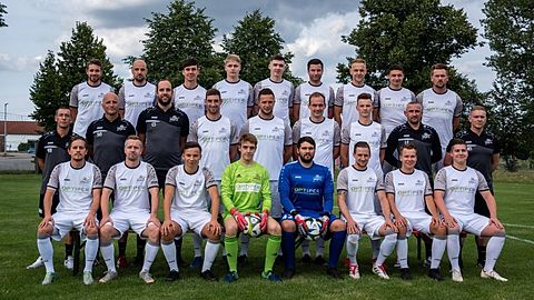 S.Reinhold,T.Schönau,A.Hill,N.Beese,A.Dobranowski,S.Kubirske,N.Baum,M.Wildies,P.Kiebert
M.Beese,S.Schleicher,C.Seyfarth,E.Gorf,D.Müller,P.Hodonsky,M.Meitz,L.Frankenberger,M.Storch
M.Jüngling,S.Bräunling,P.Ludewig,O.Apel,S.Horn,M.Jung,O.Thomann,N.Reichmuth