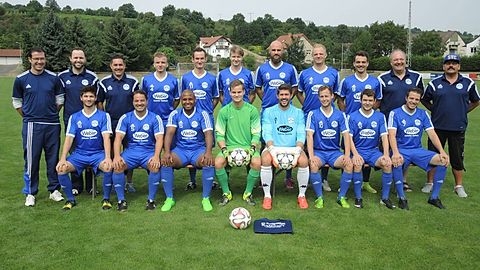 hintere Reihe v.l.n.r.: Trainer Alex Petkau, Florian Scheufele, SPA Kai Neumann, Florian Schömbs, Michael Hornischer, Felix Weber, Tom Gengnagel, Timm Bocian, Sven Liebisch, 1. Vorsitzender Michael Bocian, Betreuer Bernhard Meindl
vordere Reihe v.l.n.r.: Damian Pfahl, Jens Sonneck, Marcus Ritter, Florian Veith, Jens Elz, Lars Schneider, Bastian Schwarz, Roman Althen