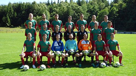 Kader 2017/2018 - Oben v.l: Yannik Stein, Lukas Zimmer, Yannik Marx, Simon Schmitt, Jan Zender, Lukas Hornetz, Jan Zender, Mitte: Fabio Willems, Dennis Winthang, Michael Kasel, Uwe Wess, Pascal Grundhöfer, Julian Philippi, Niels Kolz, Unten: Julian Flesch, Fabian Marx, Max Massmann, Tobias Reiche, Andre Marx, Jannik Marx, Yannik Kronz, Es fehlen: Stefan Marx, Simon Marx, Michael Marx, Lukas Adams, Sebi Willems, Jan Guckenbiehl, Peter Weber, Jonas Willems, Stefan Becker, 
Foto: Jenny Eisenring