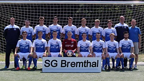 h.v.l.: Daniel Fröhlich (Trainer), Boris Schneider, Gregor Martin, Sascha Friedrich (Sportl. Leiter), Daniel Jaroszewski, David Etmans, Felix Frießleben, Lukas Linicus, Joachim Werner (Betreuer), Michael Christian (1.Vorsitzender)

v.v.l.: Marvin Schön, Roman Glimm, Dennis Morawietz, Marcus Reinermann, Daniel Friedrich, Pierre Paul, Manuel Haas, Moritz Stanek