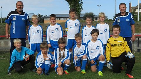 von hinten links:
E. Gnauert (Trainer), F. E. Braun, P. Zager, B. Nitze (Kapitän), P. Eckert, J. Vetter, O. Ehrlich (Trainer)
von vorne links:
T. Hoffmann, L. Rochau, L. Lindner, H. Hoffmann, K. J. Wenzel, E. Urdev

Es fehlt:
L. Ullrich