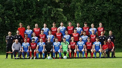 hinten v.l.: Dennis Heidt, Mehmet-Ali Bayar, Manuel Dietz, Marko Zecevic, Miro Keller, Robin Meny, Niclas Müller, Marcel Keller, Jannis Schimek, Robin Mauerer, Fabian Fischer
mitte v.l.: Adalbert Kuczynzki (Trainer), Dominik Muhr (Co-Trainer), Sükrü Celik (Dritter Vorsitzender), Marco Eggensperger, Luis Kreuzwieser, Jonas Markheiser, Enrico Ettner, Tim Häffner, Marcel Messmer, Jan Heller, Moritz Klein, Maik Schlauch (Jugendleiter), Marc Schön (Erster Vorsitzender)
vorne v.l.: August Barth (Ehrenvorsitzender), Eric Heller, Juan Celik, Krystof Powrosnik, Jason Müller, Jonathan Ries, Marvin Engelmann, Jan Morgenroth, Jan Schorr, Finn Schlauch, Christof Baumbusch, Jürgen Schlauch(Zweiter Vorsitzender) 