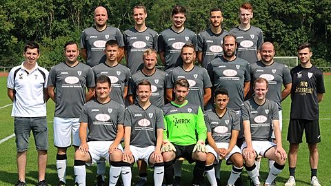 Hintere Reihe von links: Paul Hück, Lucas Thomas, Jonas Pommeranz, Ciro Scarpato, Lucas Clebnicek
Mittlere Reihe von links: Ruben Kiroff (Trainer), David Heger, Paul Neumann, Tobias Böschen, Andre Jakovlev, Max Leibl, Jonas Heger, Luca Thielefeldt
Untere Reihe von links: Andre Wasser, Torben Sponick, Marcel Kaiser, Mohamad Osman, Daniel Rupp

Es fehlen: Armin Nuhanovic, Bennet Hodura (Kapitän), Diyar Kirok, Heiko Elsinger, Robert Florek, Lars Michels, Leo Benic, Leon Blum, Leon Kück, Luca Klump, Max Hahn, Patrick Haas, Sascha Krpic und Yanik Drescher