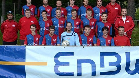 Hinten von links: Manuel Mackmull, Elmar Ebel, Gerard Drong, Christian Haag, Artur Wanner, Stefan Zimmermann, Mario Muthny
Mitte von links: Crischa Kreis (Trainer), Christoph Weber (SpA), Libero Bott, Markus Ehret, Simon Pfrang, Alexander Bauer, Anton Wanner, Stefan Ferstl (1. Vorsitzender)
Vorne von links: Michael Angstmann, Sascha Angstmann, Rainer Megelat, Jürgen Zettl, Guiseppe Zerulo, Tomasso Zerulo (Betreuer)