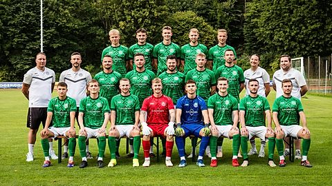 Hintere Reihe v.links: D.Abele, L.Baumann, L.Löffelad, S.Blank, S.Gold
Mittlere Reihe v.links: TW-Trainer B.Isin, Trainer P.Bartak, C.Essig, L.Funk, M.Viehöfer, N.Späth, S.Melinyshyn, Physio K.Bleier, Sportlicher Leiter S.Kurz
Vordere Reihe v.links: J.Homoki, J.Jakobschy, D.Eller, K.Bauder, N.Peiker, A.Poferl, J.Feuchter, J.Ilg