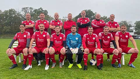 HINTEN VON LINKS: Danny Schmidt, Michael Kutschki, Christoph Brunke, Christian Krziwanie, Stephan Fraedrich, Michael Hille,, Kai Wannagat, VORNE VON LINKS: Dirk Truthe, Michael Kubaile, Jörn Wulfänger, Christian Rahmsdorf, Dennis Riewe, Michael Hanse, Norman Lübke, ES FEHLEN: Florian Koch, Marc Mette, Christian Gerlach, Kevin Riewe, Stefan Wiesig, Marcel Falk, Andy Gohlicke, Thomas Müller, Michael Rosenberger-Gädke,Carsten Thielitz, André Borchert, Andreas Lenz, Kai Pennigstorff, Maik Schnürer, Marco Schönfeld, Mario Stolle