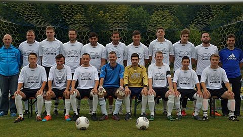 hinten von links: Volker Kemnitzer, Michael Pelger, Fabian Söllner, Ertugrul Güclür, Cem Aggül, Erdim Altintas, Eray Altintas, Daniel Eichenseer, Stefan Meier, Harun Sahintürk, Matthias Karasch
vorne von links: Max Freitag, Kadir Civelek, Sultan Civelek, Stefan Zvara, Cagatay Celik, Daniel Schmid, Aykut Özdemir, Christian Karl
es fehlen: Christoph Kunath, Cali Sahintürk, Hakan Özer, Stephan Jäger, Florian Altrichter, Onurhan Sak
