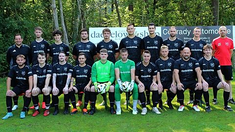 oben links nach rechts: Andre Valerius, Jan Theisen, Jonas Turmann, Fionn Schausten, Jonas Engel, Andre Zimmermann, Leon Otten, Timo Wallerius, Tim Jannik, Stefan Dornieden
unten links nach rechts: Hendrik Conrady, Philipp Mattes, Peter Hünten, Cyril Wald, Yannick Meier, Dominik Gruben, Patrick Pritzen, Mateusz Kawka, Alexander Clahsen, Oisin Brady Halmschlag
