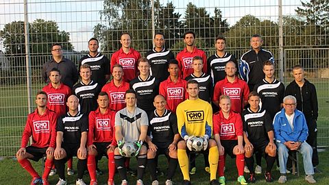 o.R.v.L. Trainer Sascha Weyen, Pascal Seitz, Michael Grintz, Marvin Mulrain, Cihan Sen, Denis Lale, Co-Trainer Rainer Bertok.
m.R.v.L. Tarik Benchamma, Jannick Jauer, Dominik Kowalski, Nico Pehla, Lewis Brempong, Marcel Marquardt, Nils Schönemann, Matthias Borstelmann, Sadin Kurbegovic.
u.R.v.L. Lucas Borstelmann, Sebastian Kittelmann, Anil Köksel, Kai Gutkowski, Nuri Karademir, Robin Bertok, Fabian Figura, Tobias Scharein, Betreuer Manuel Ruiz.
Es fehlen: Fabian Esselborn, Idris Rahimi, Marcel Slatinjek, Max Lindemann und Marius Geßmann.