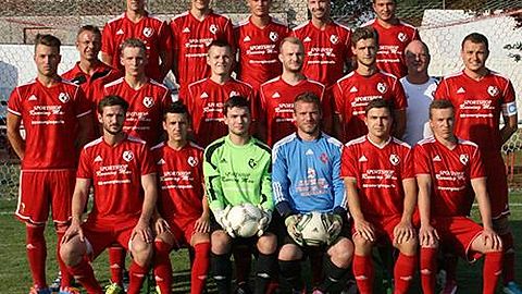 Hintere Reihe v.l.n.r.: Henrik Ludwig, Sebastian Schulz, Rodger Bruse, Stephan Lißner, Dustin Okonek

Mittlere Reihe v.l.n.r.: Robert Jahncke, Trainer Bastian Peschel, Felix Nickel, Christopher Franz, Fabian Rosenberg, Maximilian Koch, Co-Trainer Ronny Thielemann, Steven Herfort

Vordere Reihe v.l.n.r.: Robert Reimann, Pascal Schmidt, Florian Jäger, Rico Raupach, Martin Ziegenhagen, Jeremy Kausel

Es fehlen: Hannes Krämer, Nicolai Schulze, Patrick Peter, Alexander Presch