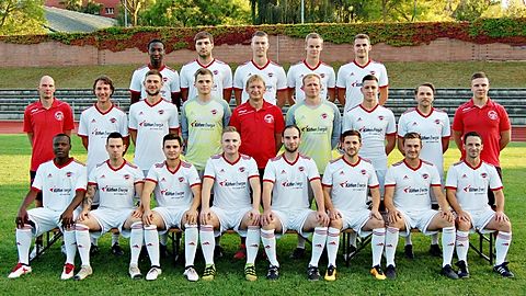 Hinten von links: Olumide Ajibola Orukotan - Tobias Hippe - Lucas Schneider - Philipp Finze - Marcus Helmstedt

Mitte von links: Michael Slawik (Betreuer) - Johannes Wagner - Florian Hoffmann - Lucas Bühren - Steffen Grasshoff (Torwarttrainer) - Christian Schulze - Steven Kürschner - Andrè Ochmann - Peer Rosemeier (Trainer)
Vorn von links: Ibrahim Diallo - Alexander Brückner - Deniz Coban - Hannes Beier - Konstantin Finze - Jakub Pazdzierski - Michael Klöhn - Marcus Roscher

Es fehlen: Robert Winkler, Tobias Franz, Martin Lehmann, Markus Jahnke, Wolfgang Klöhn (Co-Trainer), Matthias Lache (Physiotherapeut), Frank Junge (sportl. Leiter)