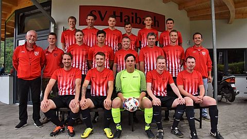 Vorne v.li.: Richard Schneider, Jan Schleinkofer, Fabian Liedtke, Dominik Schreiner, Sebastian Kühn
Mitte v. li.: Abteilungsleiter Fritz Kühn, Felix Stahl, Philipp Decker, Andreas Schmid, Robert Fuchs, Rudi Dilger, Florian Bugl, Trainer Michael Kronfeldner
Hinten v.li.: Tom Richter, Armin Lukas, Nico Lex, Korbinian Fuchs, Benedikt Kerscher, Martin Schmid