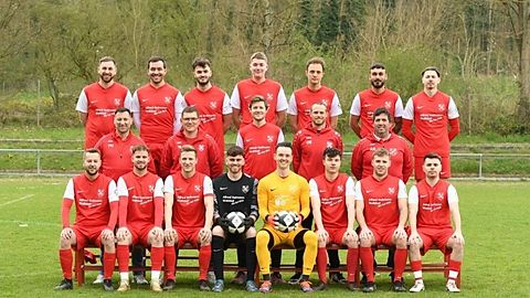 obere Reihe: Andreas Dörr, Andre Sauer, Matteo Kefalogiannis, Adrian Wagner, Finn Hofstetter, Emre Aydogmus, Maurizio Balicki
mittlere Reihe: SpA Armin Holl, Betreuer Patrick Wiggenhauser, Jan Weimer, Trainer Dominik Bauer, Sportvorstand Thomas Krönig
untere Reihe: Co-Trainer Sven Lahr, Mike Hartel, Pascal Holl, Julian Keller, Kevin Rehberger, Falk Hildebrand, Max Gärtner, Sandro Rotz