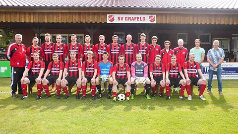 1. Mannschaft Sasion 2014/15 mit Trikotsponsor Rudi Mehmann