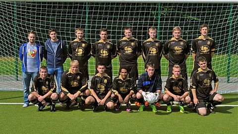 von links stehend: David Joosten, Matthias Bayertz, Christian Scholz, Kevin Peters, Thomas Köffer, Sebastian Kivelip, Yannick Heinen, Richard Ehret
von links hockend: Patrick Berger, Konstantin Waniek, Sven Nilges, Alexander Schauff, Kevin Nielges, Tobias Scholz, Jens Nielsen
es fehlen: Bastian Wolf, Jonas Belting, Timm Woerner, Markus Heikamp, Elmar Weber