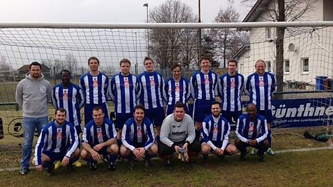 stehend von links nach rechts:
Trainer Jürgen Denz, Oumar Sy, Michael Kronwinkler, Christian Flexeder, Thommy Obermaier, Christian Schwarzmüller, Thomas Hochholzer, Stefan Seidenböck, Marco Pöltl.

kniend von links nach rechts:
Bernhard Bentlohner, Matthias Eglseder, Christoph Metzner, Christoph Seidenböck, Jürgen Hatzmannsberger, Yonas Kebede.

Foto von Mathias Obermaier.
