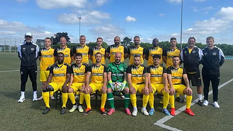 Oben (vlnr): Michael Schmitz, Luca Mertens, Ulrich Schink, Edwin Reimann, Levin Leinders, Ekrem Sari, Görkem Gül, George Olayiwoea, Kaan Döner, Achim Held, Yanik Dreiling
Unten (vlnr): Gerhard Akomeah, Serhat Özsan, Nicolas Franco Acosta, Nico Meulenberg, Juan Rodriguez Herrera, Oussema Romdhani, Ayman Arabi