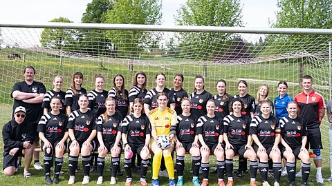 Mannschaftsfoto: Frauen - 1. Mannschaft - FC Penzing - Saison 25/26