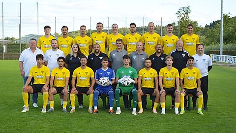 Hinten: Phil Schmidt, Giuseppe Pirracchio, Florian Dölker, Marius Nita, Marvin Kuhn, Leo Milutinovic, Marc Mägerle, Christian Heinrich, Steffen Schmidt
Mittte: Sascha Härtenstein, Valentin Haug, Chrissi Haimerl, Sascha Franz, Karsten Fay, Phillip Wunsch, Pascal Franz, Ralph Hoffmann, Predrag Sarajlic
Vorne: Maric Lucov, Merdan Babatas, Caglar Celiktas, Jannis Duplys, Marco Gaspar, Mehmet Karakus, Anes Handanagic, Ismael Oguz
Nicht auf dem Bild: Chris Greissel, Marlon Herderich, Laurentius Biemel, Furkan Özüdogru