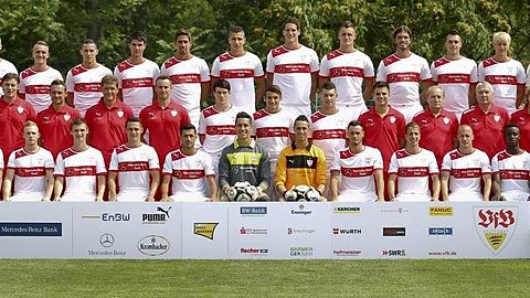 (erste Reihe vlnr) Christoph Hemlein, Dominik Gallert, Thomas Geyer, Steffen Lang, Ötzrürk Karates, Bernhard Hendl, Odessa Vlachodimos, Felice Vecchione, Tobias Rathgeb, Sebastian Enderle, Erich Berko, Fritze, (mittlere Reihe vlnr) Trainer Jürgen Kramny, Co-Trainer Walter Thomas, Co-Trainer Heiko Gerber, Torwart-Trainer Thomas Walter, Athletiktrainer Matthias Schiffers, Sven Mende, Ardian Morina, Timo Cecen, Physiotherapeut Steffen Lutz, Physiotherapeut Gerhard Egger, Zeugwart Rolf Reile, Abteilungsleiter Helmer Mueller, (hintere Reihe vlnr) Marco Rapp, Manuel Janzer, Lukas Kiefer, Robin Yalcin, Rani Khedira, Soufian Benyamina, Benedikt Röcker, Patrick Bauer, Daniel Vier, Pascal Breier, Michael Vitzthum und Jerome Kiesewetter des Fußball-Drittligisten VfB Stuttgart II, posieren am Mittwoch (04.07.2012) während des offiziellen Fototermins des Vereins für die Saison 2012-13 auf dem Vereinsgelände in Stuttgart. Foto: Thomas Niedermüller dpa/lsw